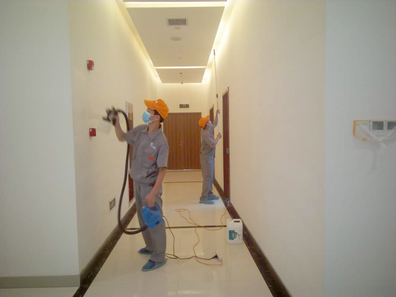 走廊過道墻面重點施工 走廊過道墻面重點施工