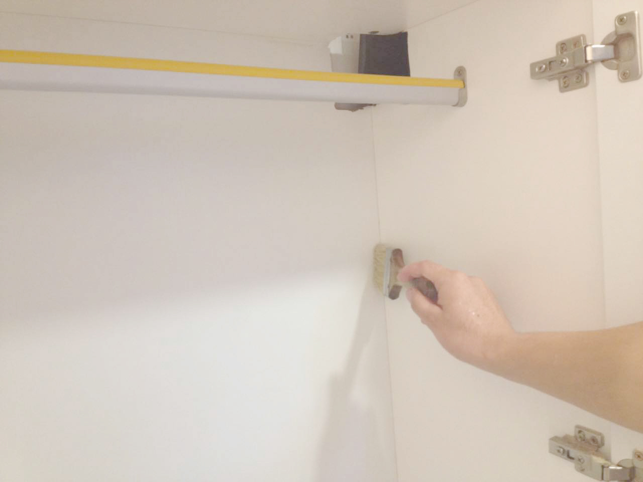 衣柜接縫處涂刷精細(xì)化施工 衣柜接縫處涂刷精細(xì)化施工