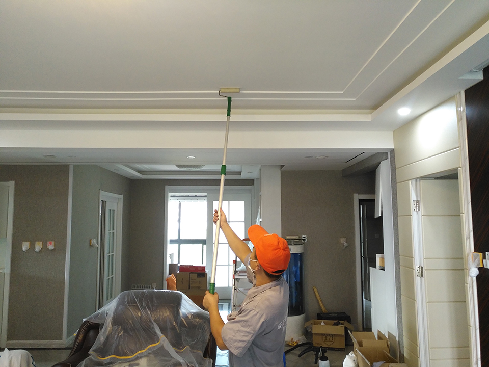 客餐廳頂面滾筒全方位施工 客餐廳頂面滾筒全方位施工
