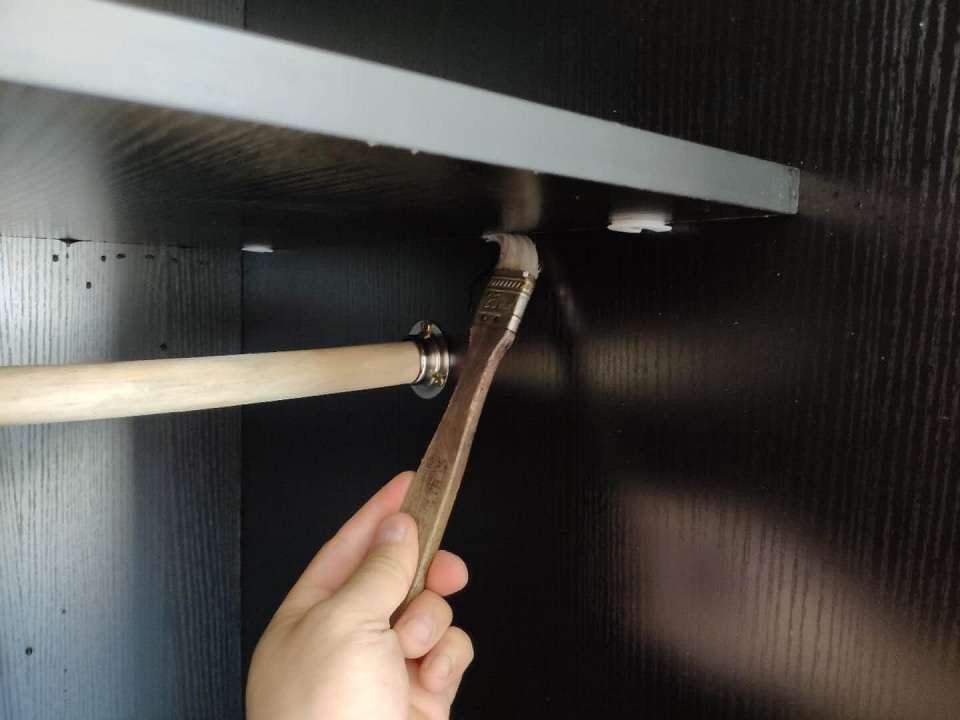 柜子接縫處刷子精細(xì)化治理 柜子接縫處刷子精細(xì)化治理