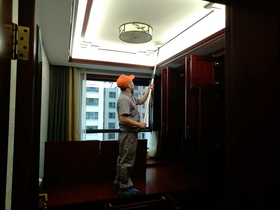 客餐廳頂面滾筒施工 客餐廳頂面滾筒施工