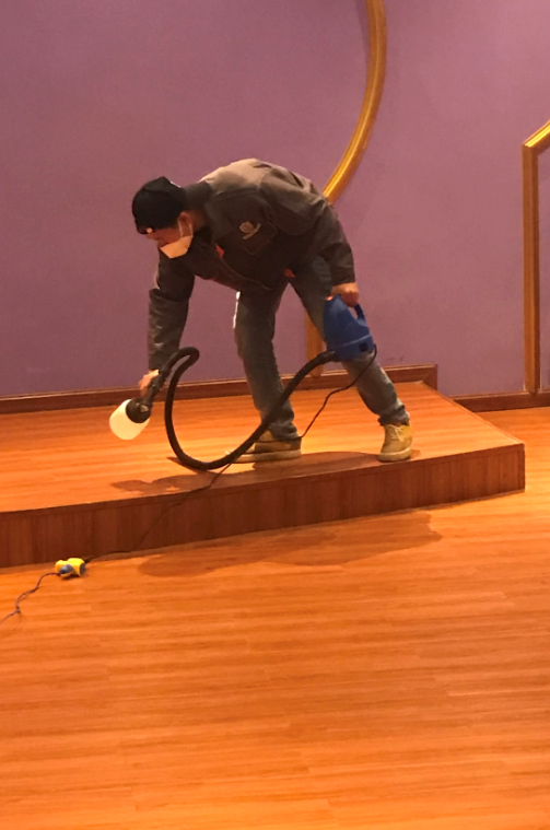 會議臺木地板全方位噴涂施工 會議臺木地板全方位噴涂施工