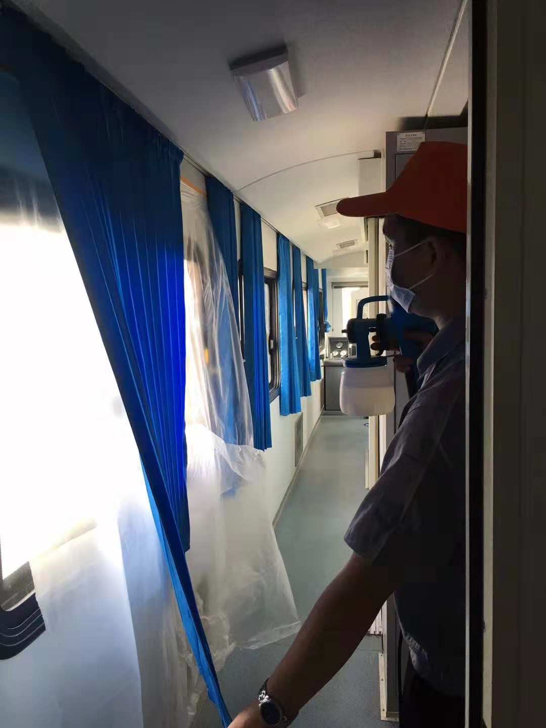 車內(nèi)過(guò)道窗簾噴涂施工治理 車內(nèi)過(guò)道窗簾噴涂施工治理