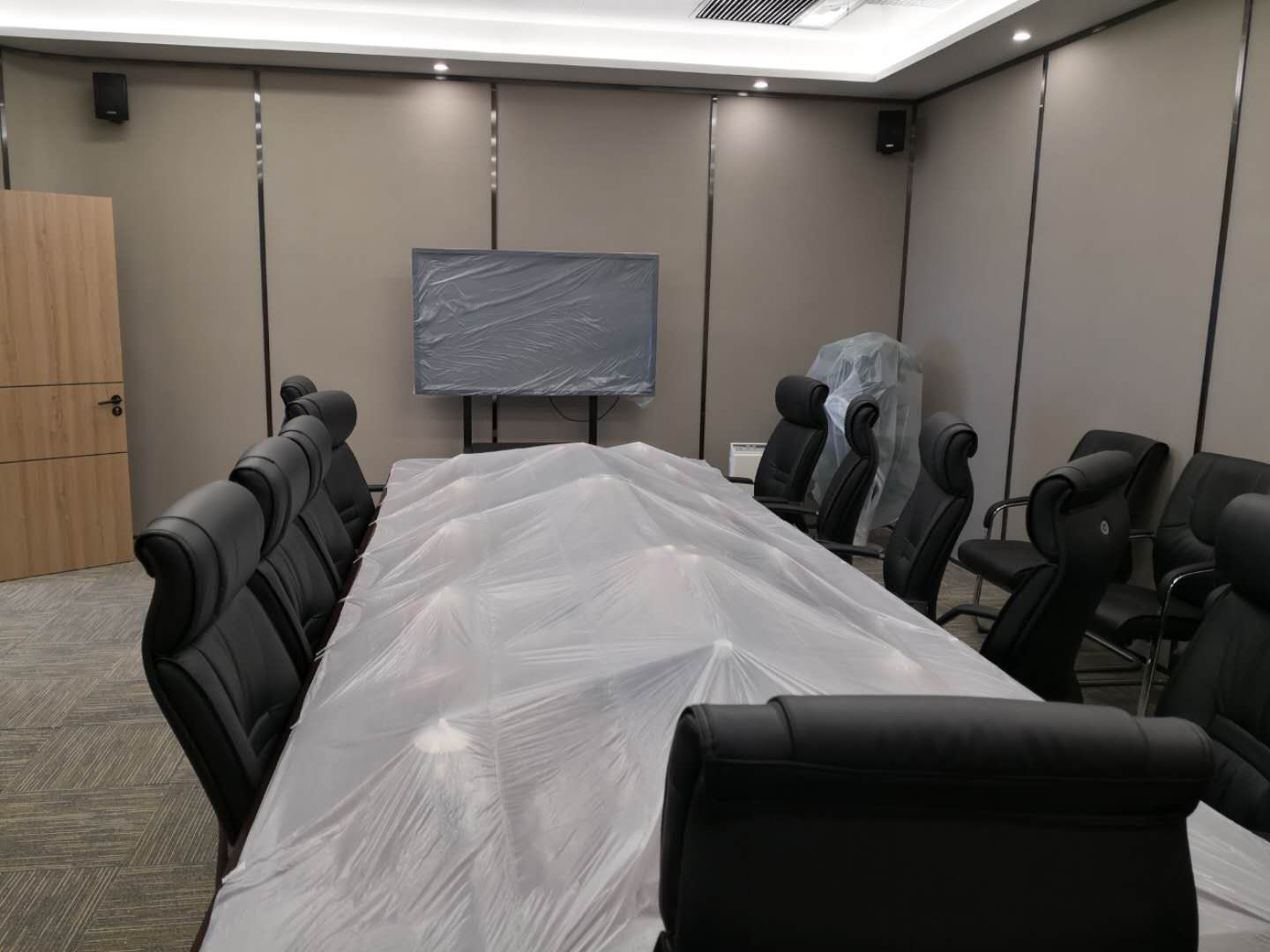 會議室電視桌子保護(hù) 會議室電視桌子保護(hù)