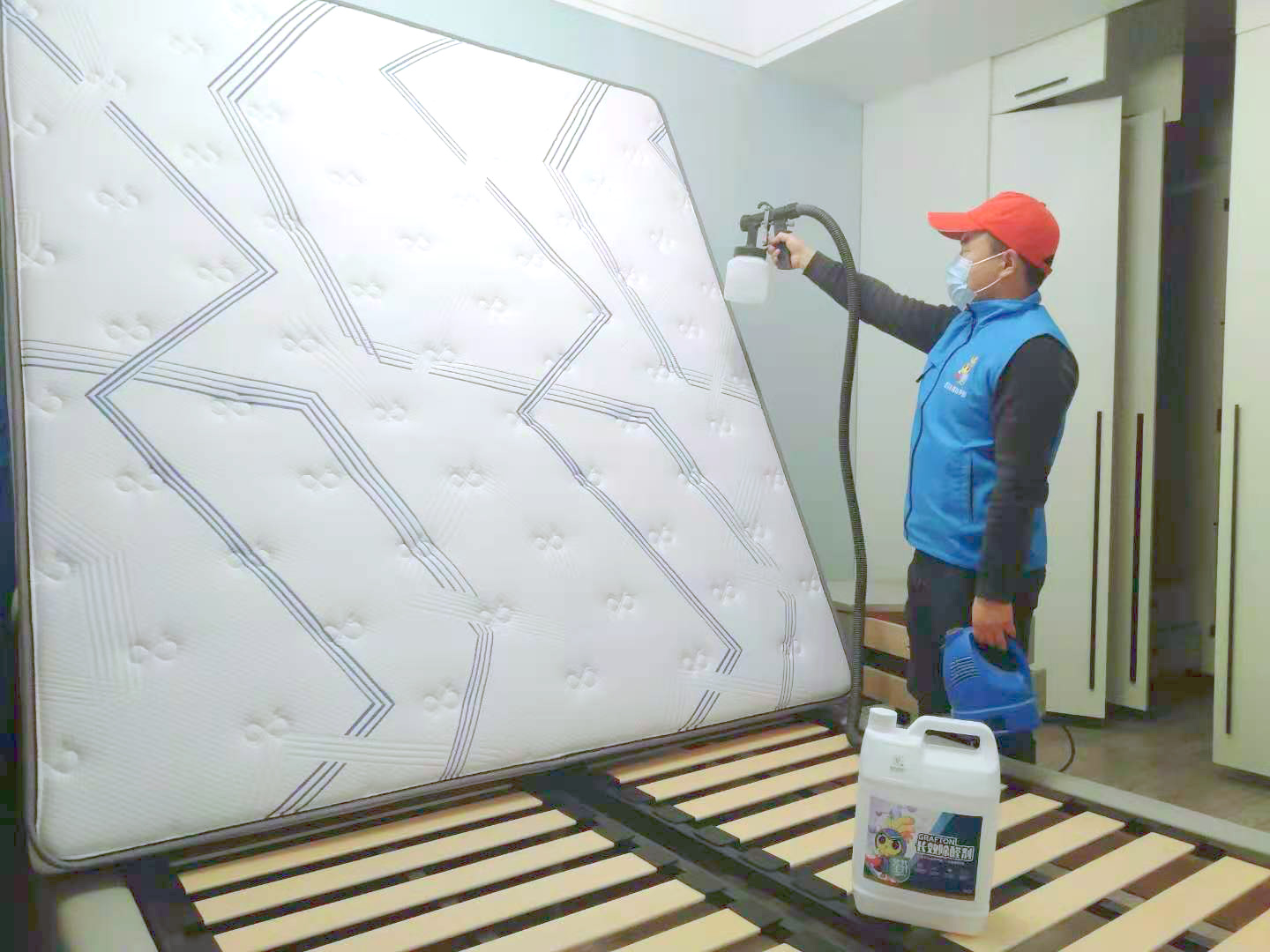 臥室床墊全方位噴涂施工治理 臥室床墊全方位噴涂施工治理