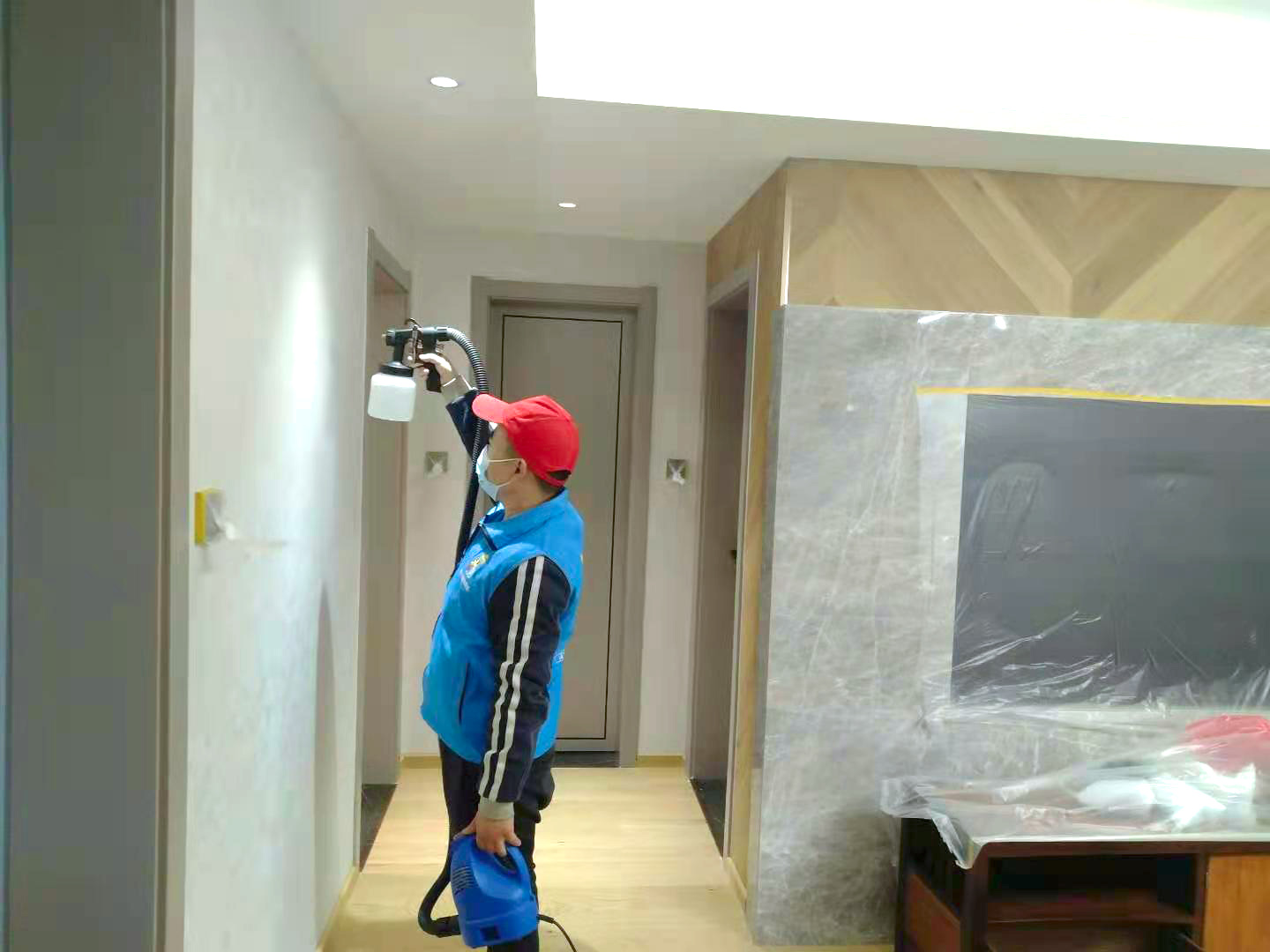 客餐廳過道墻面噴槍施工治理 客餐廳過道墻面噴槍施工治理