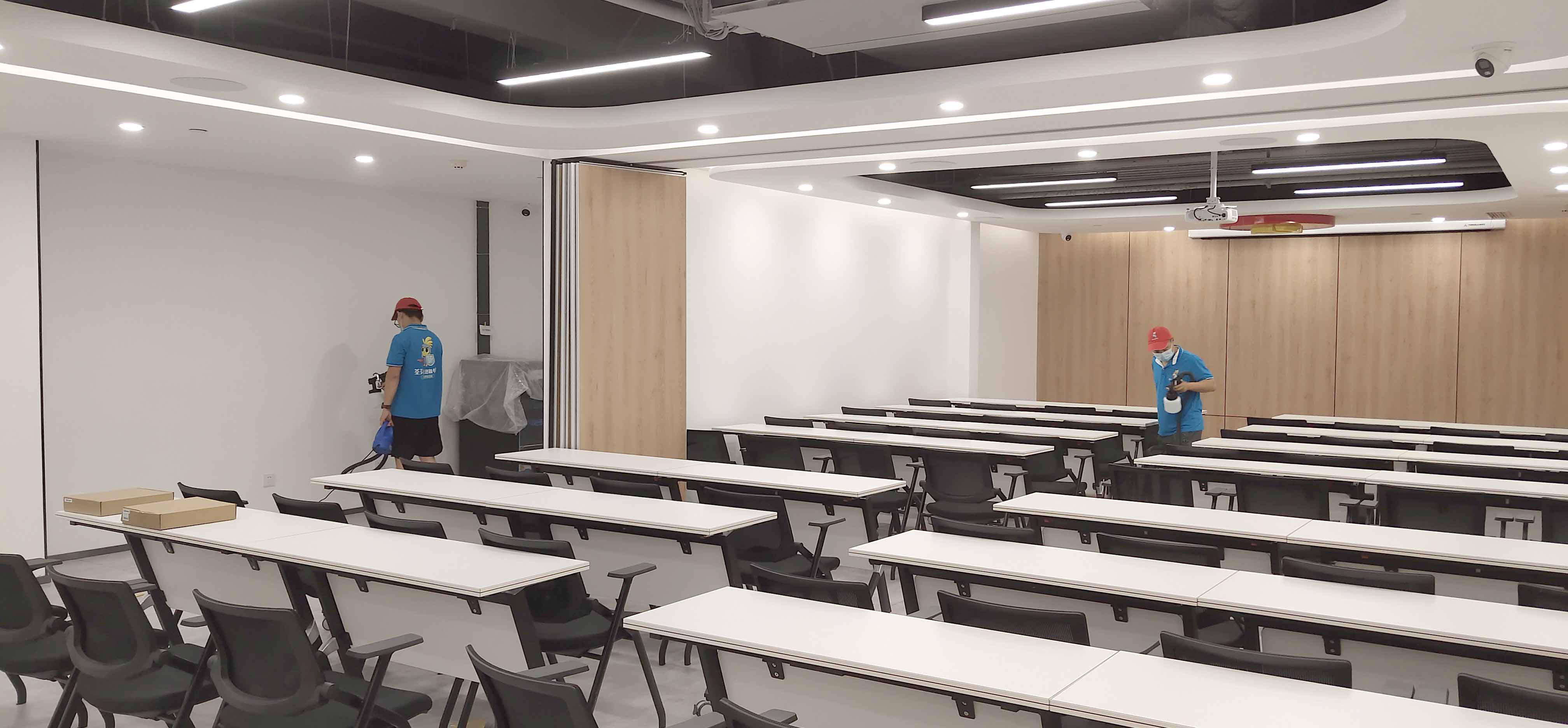 會(huì)議室墻面桌椅施工治理 會(huì)議室墻面桌椅施工治理