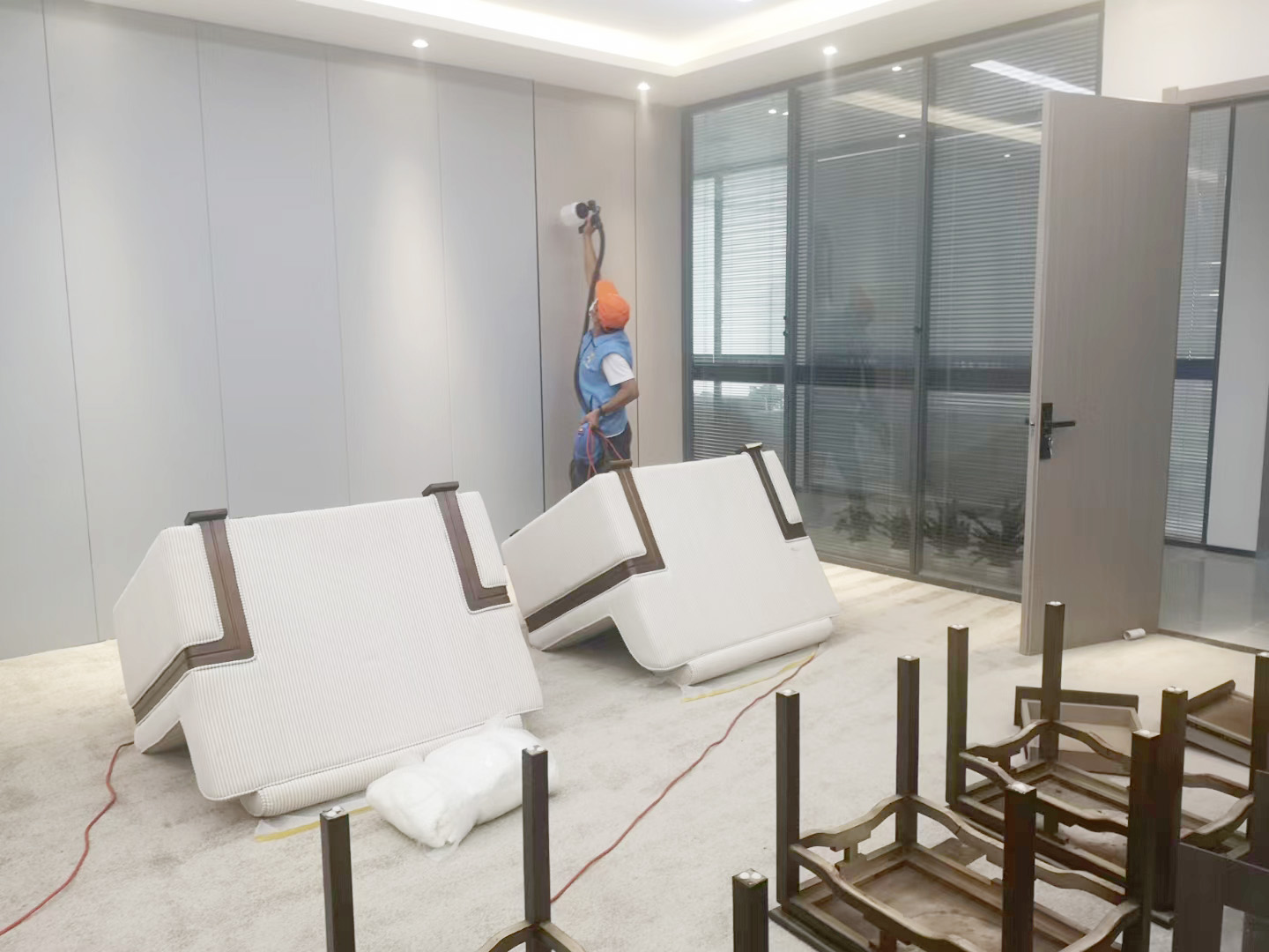 會議廳墻面頂面噴槍施工治理 會議廳墻面頂面噴槍施工治理