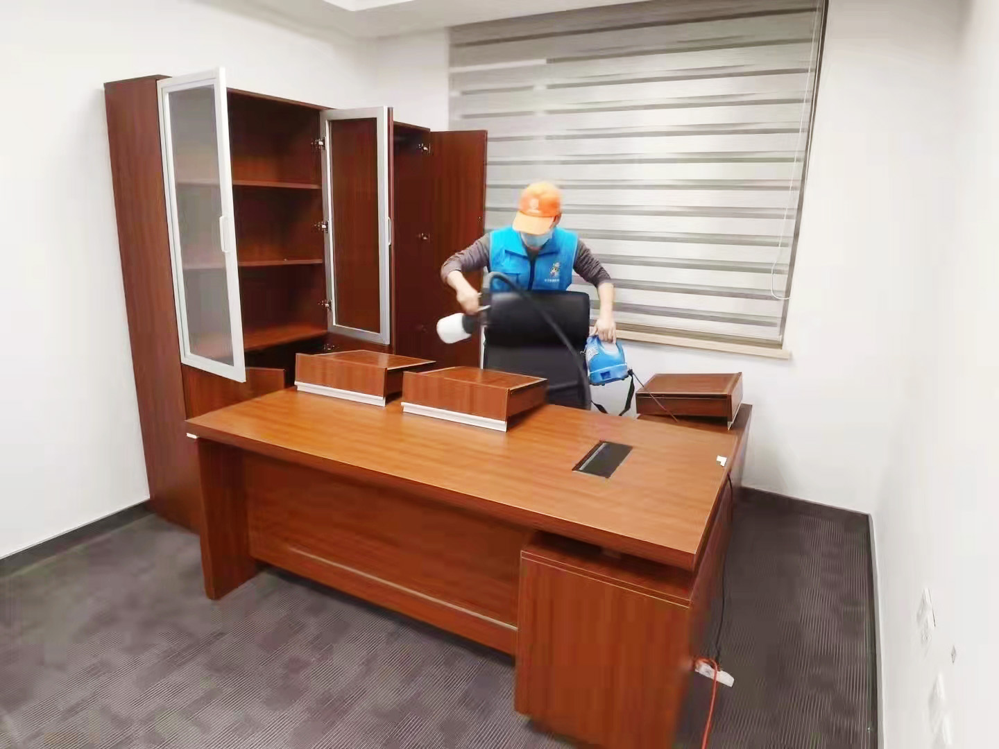 辦公室書桌噴涂治理甲醛 辦公室書桌噴涂治理甲醛