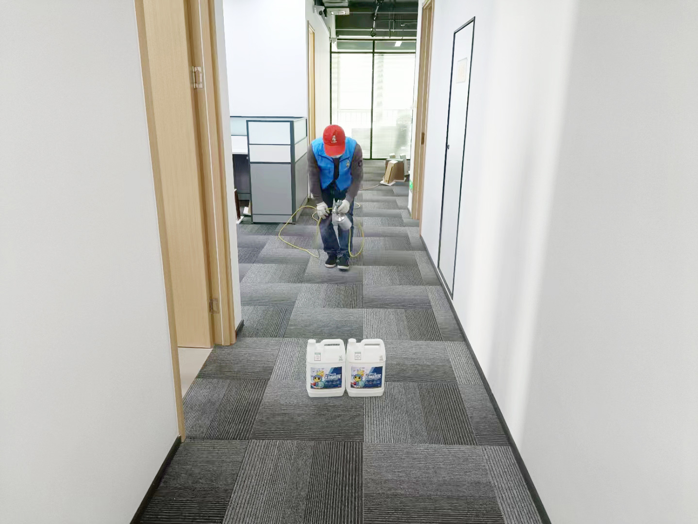 財(cái)險(xiǎn)公司過(guò)道墻面噴槍施工治理甲醛 財(cái)險(xiǎn)公司過(guò)道墻面噴槍施工治理甲醛