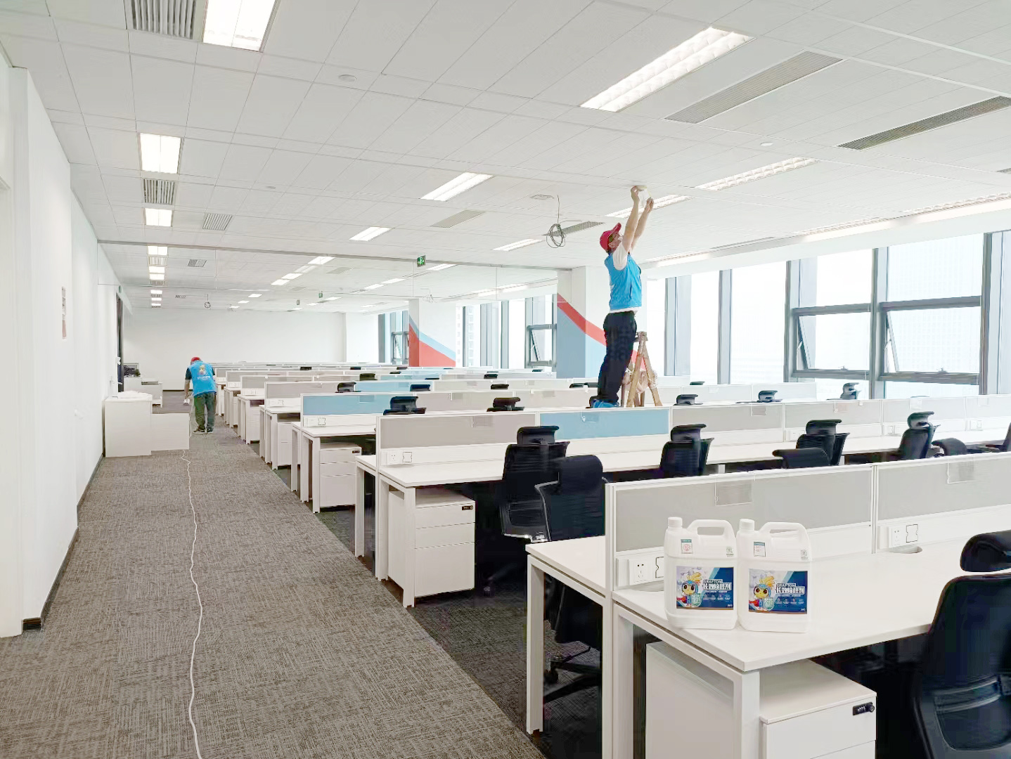 辦公空間地毯全方位噴涂施工 辦公空間地毯全方位噴涂施工