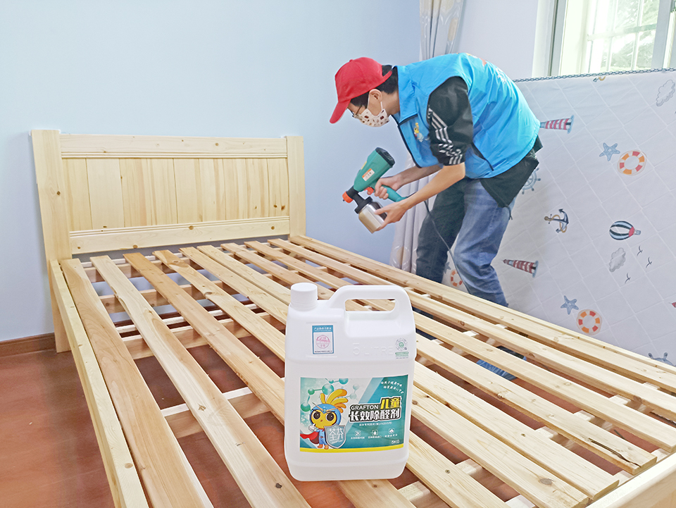 臥室床架?chē)姌屖┕ぶ卫砑兹? width=