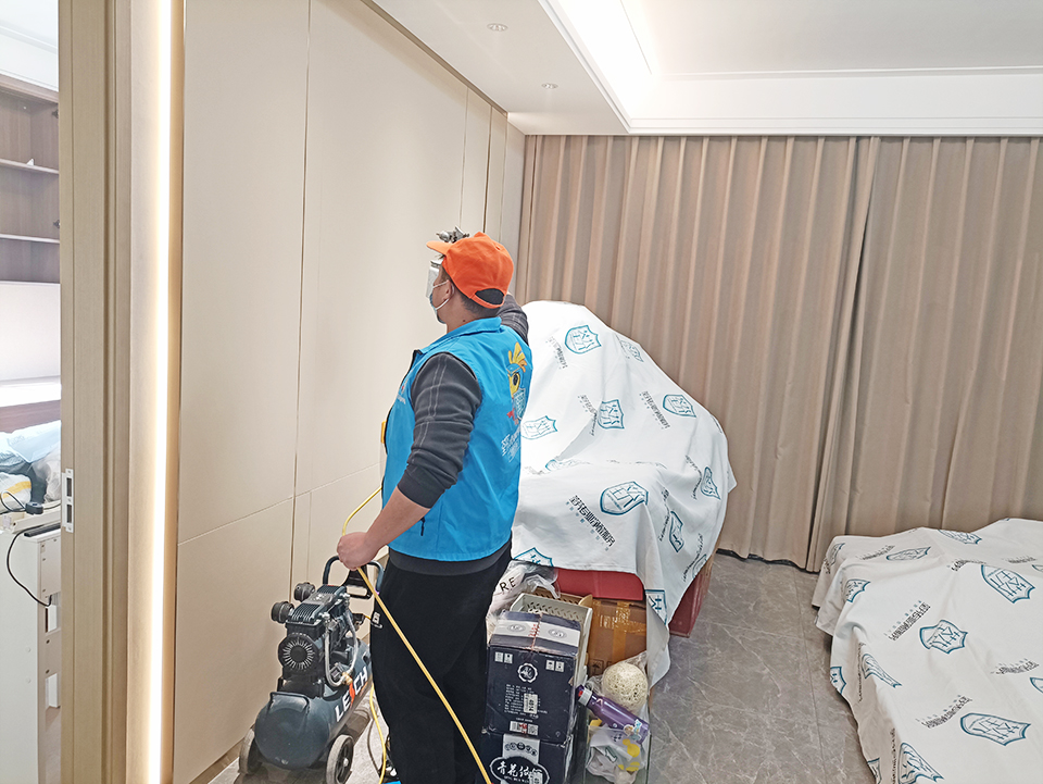 客廳墻面噴槍精細化施工治理 客廳墻面噴槍精細化施工治理